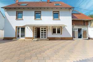 ~~ WOHNHAUS IN RUHIGER LAGE MIT GARTEN, CARPORT UND AUSBAURESERVE ~~ – Die vollständige Adresse der Immobilie erhältst du vom Anbieter., 76857 Waldhambach – Vorschaubild 1
