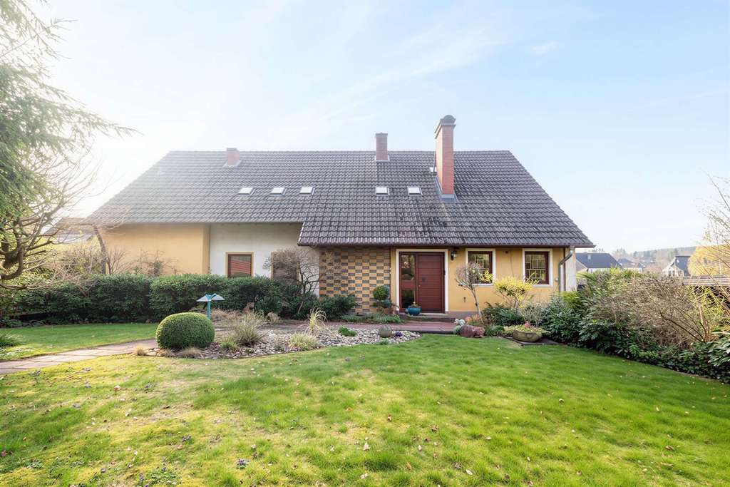 Immobilie in Wilnsdorf - 2 Familienhaus mit Lager, Garagenparadies und unbegrenzten Möglichkeiten in Wilnsdorf - Bild 3