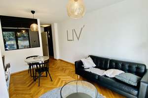 VARIABEL BEZUGSFREI: ZENTRUMNAHES, MÖBLIERTES ZWEI-ZIMMER-APARTMENT