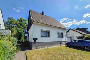 Chance ergreifen ! - Einfamilienhaus mit Anbau Einliegerwohnung und großem Grundstück in Refrath – Rheinisch-Bergischer Kreis – Vorschaubild 1