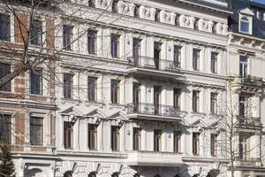 "Gründerzeit-Juwel am Floßplatz – 182 m² Maisonette mit Kamin, Aufzug & Panorama-Terrassen"