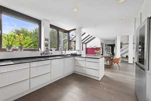 Top-Villenanwesen mit Pool & Park-Grundstück! Garden-Lounge-House! 4 Bäder! 2 Doppel-Garagen! – Duisburg – Vorschaubild 12