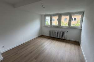  Lichtdurchflutete, sehr zentral gelegene 3-Zi.-DG-Wohnung in Düsseldorf-Zooviertel von privat – Die vollständige Adresse der Immobilie erhältst du vom Anbieter., 40239 Düsseltal, Düsseldorf – Vorschaubild 6
