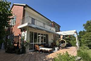 Molfsee Dorf- Grüne Oase: Architektenhaus mit riesigem Grundstück und raffinierter Ebenenstruktur – Die vollständige Adresse der Immobilie erhältst du vom Anbieter., 24113 Molfsee – Vorschaubild 4