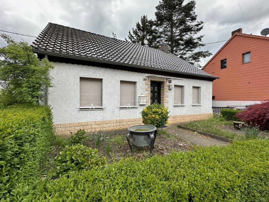Einfamilienhaus im BungalowStil in SaarbrückenAltenkessel