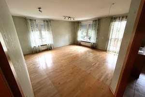 Eine schöne, helle und sehr gut geschnittene 4-Zimmer-Eigentumswohnung wartet auf Sie!