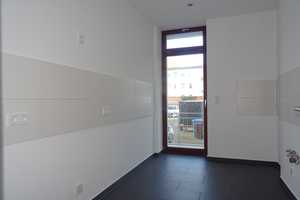 Geräumige 3-Raum-Wohnung zu vermieten - Hochparterre - Balkon - Parkett - – Helmstedter Str. 3, 39112 Magdeburg – Vorschaubild 3
