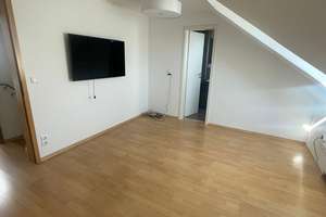Charmantes und provisionsfreies Reihenmittelhaus mit 6 Zimmern in Ingolstadt-Nordwest – Die vollständige Adresse der Immobilie erhältst du vom Anbieter., 85057 Nordwest, Ingolstadt – Vorschaubild 24