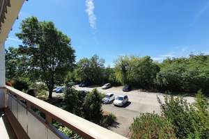 Sonniger Balkon trifft Wannenbad – 2 Zimmer in der 1. Etage – Am kleinen Feld 46, 4205 Grünau-Nord, Leipzig – Vorschaubild 1