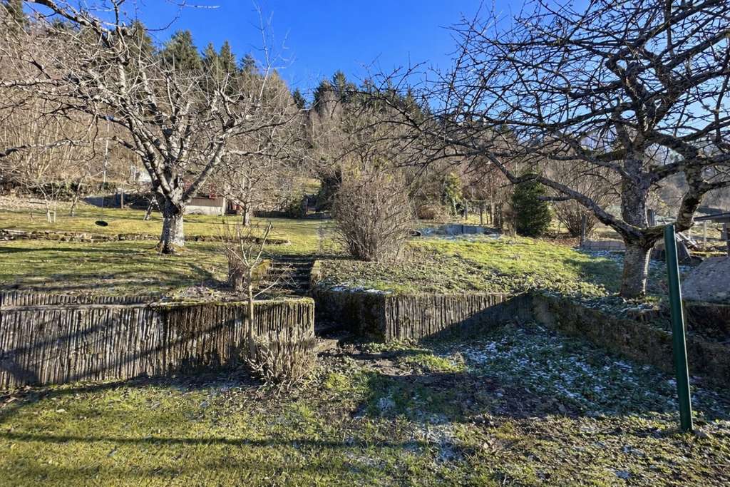 Immobilie in Höfen an der Enz - Familientraum auf zwei Ebenen – lichtdurchflutete Maisonette mit Garten - Bild 0