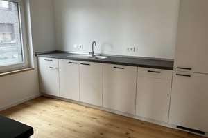 Zum Wohlfühlen! Viel Platz & Komfort & Einbauküche, neue Ausstattung! 3 Zimmer + Loggia, Gäste-WC – Hildesheimer Straße 454, 30519 Döhren, Hannover – Vorschaubild 9