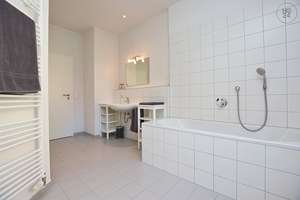 Wunderschöne, modern möblierte Altbauwohnung mit Balkon in Stuttgart Süd – Die vollständige Adresse der Immobilie erhältst du vom Anbieter., 70180 Lehen, Stuttgart – Vorschaubild 15