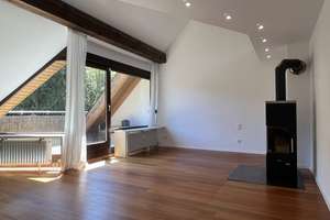 Leerstehende und sofort bezugsfreie 4-Zimmer-Maisonettewohnung im Dachgeschoss