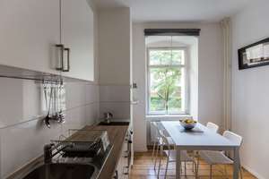 Bezugsfreie Altbauwohnung, zwischen den lebendigen Kiezen Sprengelkiez und Gerichtstraße. – Triftstraße 7, 13353 Wedding, Berlin – Vorschaubild 3