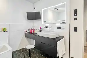 Luxuriöser Wohntraum! Anspruchvolles Stadthaus in attraktiver Lage am Friedensplatz! Voll möbliert! – Heilbronn – Vorschaubild 34