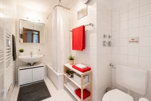 Bezauberdne 2-Zi. Wohnung im DG, inkl. Keller in Freiburg-Zentrum, vermietet – 79098 Altstadt-Ring, Freiburg im Breisgau – Vorschaubild 5