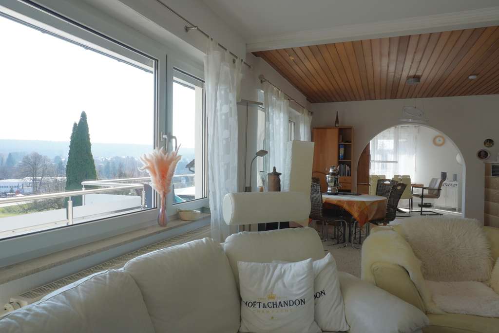 Immobilie in Dettenhausen - EFH + ELW in Aussichtslage mit großzügigem Grundstück - Bild 2