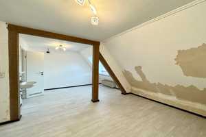 Hier sind der Fantasie keine Grenzen gesetzt!
Mehrfamilienhaus mit großzügigem Grundstück und Halle – Neuwied (Kreis) – Vorschaubild 10