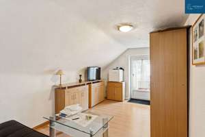 Renovierungsbedürftiges Stadthaus mit Terrasse und Rheinblick in guter Lage in Köln-Niehl – Die vollständige Adresse der Immobilie erhältst du vom Anbieter., 50735 Niehl, Köln – Vorschaubild 13