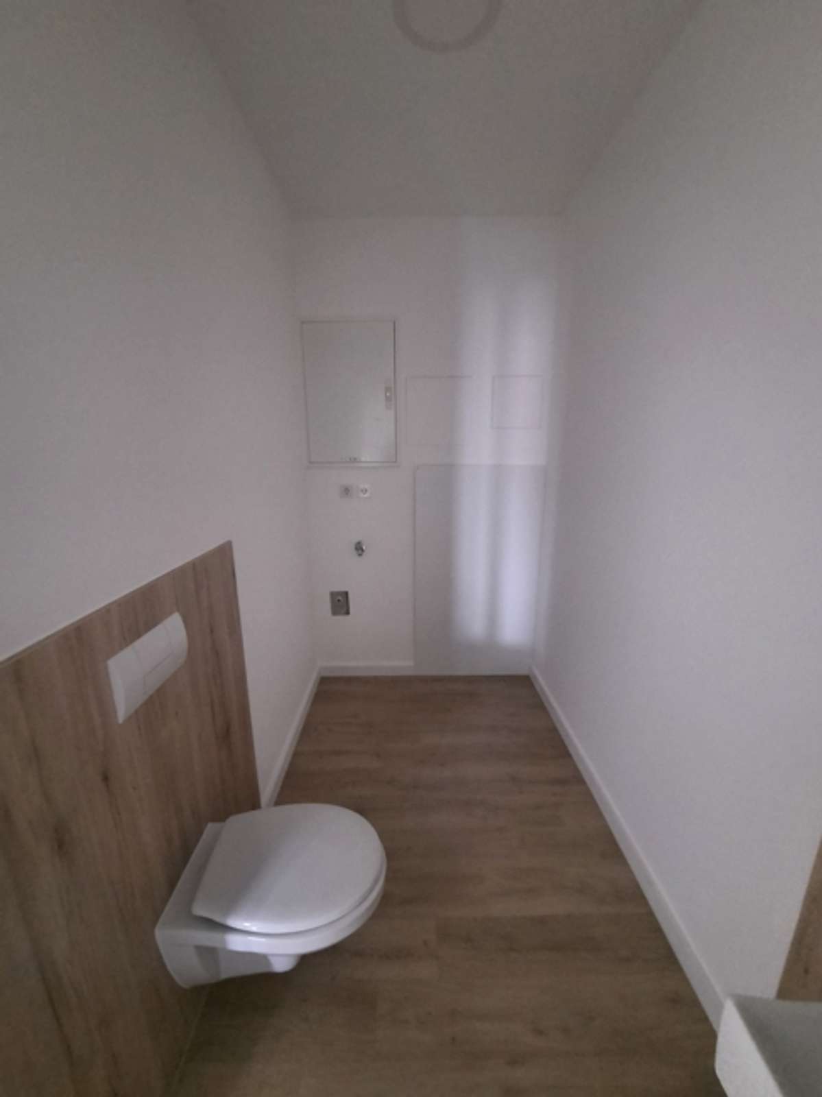 Luxuriöse 3-Zimmer-Penthouse-Wohnung mit offenen Bereichen und herrlicher Dachterrasse in Worbis