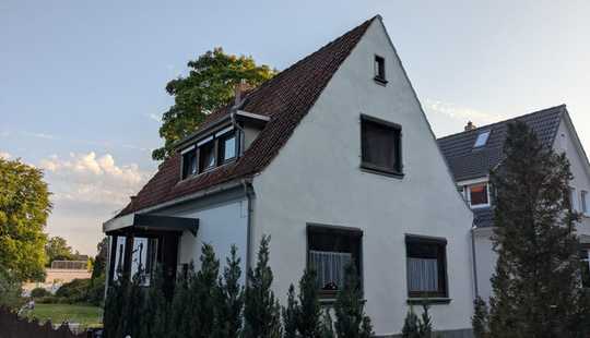Bild von Freistehendes Einfamilienhaus (Altbau) mit zweitem Bauplatz im hinteren Gartenteil