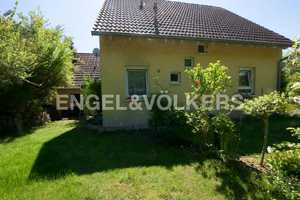 Freistehendes Einfamilienhaus mit sonnigem Garten und Garage in gefragter Lage – Schweinfurt (Kreis) – Vorschaubild 1