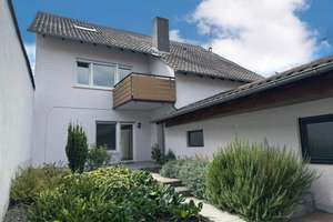 Willkommen daheim! Tolles 2-FH mit 2 sep. Eingängen, 2 Garagen, Balkon, Terrasse und schönem Garten – Die vollständige Adresse der Immobilie erhältst du vom Anbieter., 76706 Dettenheim – Vorschaubild 3