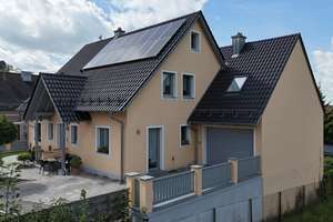 Außergewöhnliches Haus in ruhiger Lage am Waldrand. Unikat mit Pool, Whirlpool und Fernblick. – 86650 Wemding – Vorschaubild 3