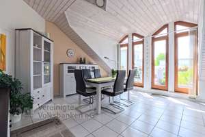Tolle 4 Zimmer DG-Wohnung mit Balkon, TG Platz und AAP im Freien – Die vollständige Adresse der Immobilie erhältst du vom Anbieter., 72762 Reutlingen-Mitte, Reutlingen – Vorschaubild 4