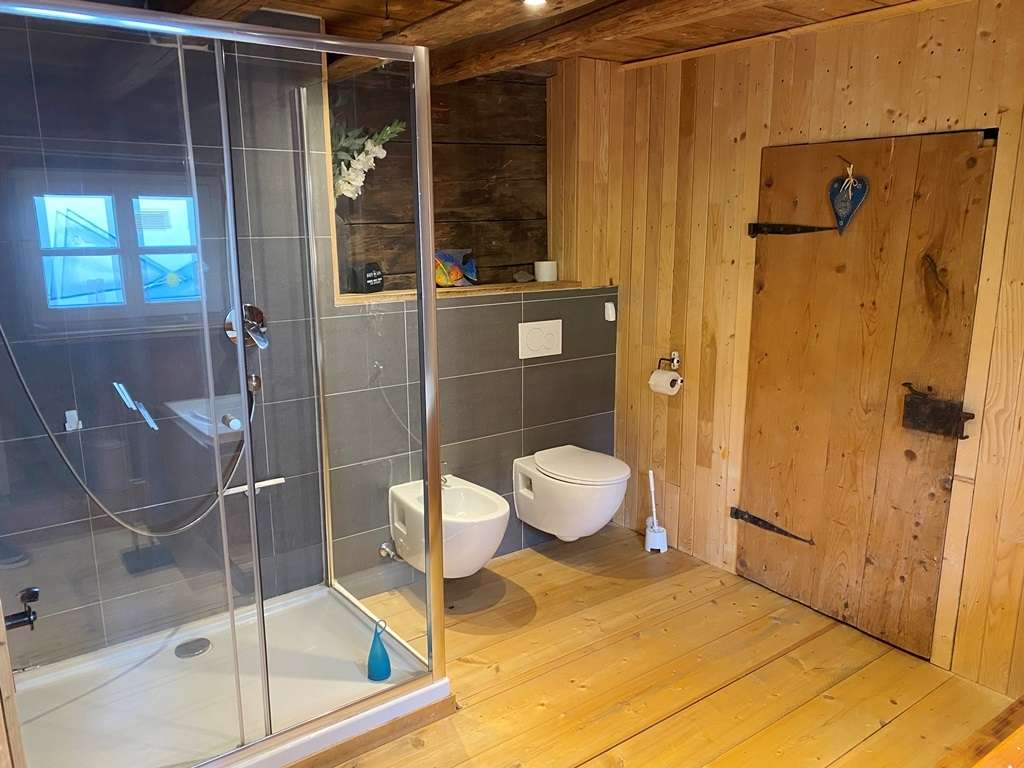 Immobilie in Grünenbach - "Einfach zum Wohlfühlen" - Bauernhaus mit 3 WE bei Grünenbach, zum Selbstbezug oder für Vermietung - Bild 3