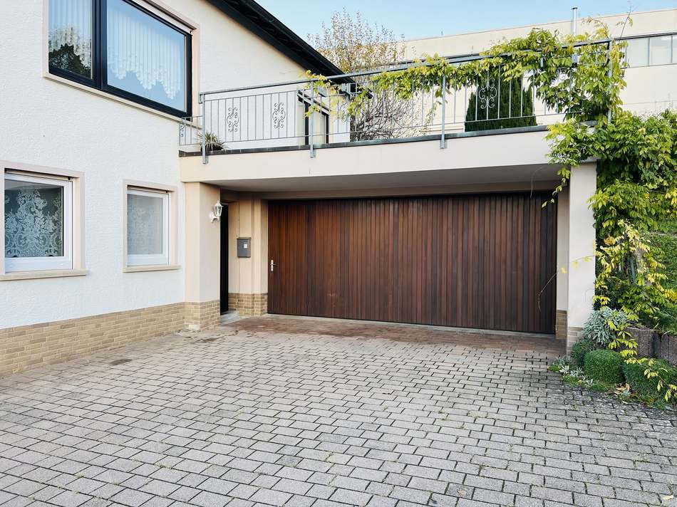 DoppelgarageUndEingangELW