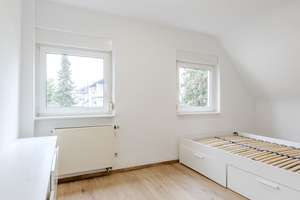 Ruhig gelegenes Dachgeschossdomizil mit 2,5 Zimmern – Die vollständige Adresse der Immobilie erhältst du vom Anbieter., 70435 Zuffenhausen-Frauensteg, Stuttgart – Vorschaubild 5