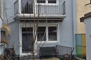 Geräumiges 4-Zimmer Haus in Augsburg-Haunstetten, Reihenmittelaus  mit Garage und Stellplatz – Die vollständige Adresse der Immobilie erhältst du vom Anbieter., 86179 Haunstetten-Süd, Augsburg – Vorschaubild 2