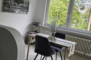 Lichtdurchflutete 3-Zimmer-Wohnung mit gehobener Innenausstattung mit Balkon und EBK in Karlsruhe – Kolberger Straße 24B 28, 76139 Karlsruhe – Vorschaubild 4