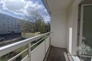 Praktische 2 Raum Wohnung mit Balkon und offener Küche nahe der Uniklinik ab sofort zu vermieten