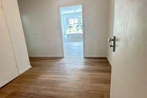 Frisch renoviert! Tolle 2-Zimmer-Wohnung mit Einbauküche und Loggia in Citylage – Die vollständige Adresse der Immobilie erhältst du vom Anbieter., 32257 Bünde – Vorschaubild 3