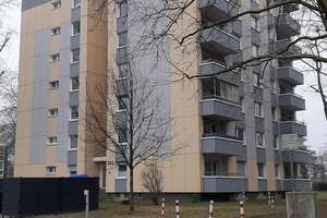 Vulkanstraße 242 - helle 2 ZKB Wohnung im 4.OG *ab sofort* zu vermieten
