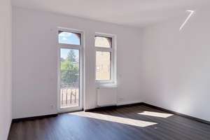 Erstbezug! Lichtdurchflutete und großzügige 2-Zimmer-Altbauwohnung mit 2 Balkonen.  – Veilchenstraße 17, 76131 Oststadt, Karlsruhe – Vorschaubild 2