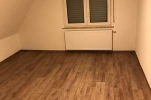 Geräumiges, saniertes 10-Raum-Haus mit gehobener Innenausstattung und EBK in Holzgerlingen – Die vollständige Adresse der Immobilie erhältst du vom Anbieter., 71088 Holzgerlingen – Vorschaubild 3