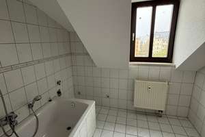 Große 3-Zimmer Maisonette mit Einbauküche, zwei Bädern, Stellplatz und Laminat in ruhiger Lage! – Die vollständige Adresse der Immobilie erhältst du vom Anbieter., 9130 Sonnenberg, Chemnitz – Vorschaubild 13