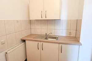 Gemütliche 2-Raum-Wohnung mit neuer Einbauküche – Mozartstraße 2, 8280 Aue – Vorschaubild 2