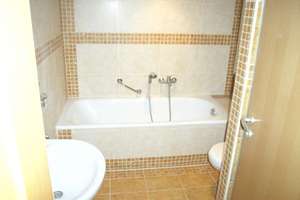 3 R.-DG-Maisionette-Whg. im Zentrum, sehr ruhiger Innenhof, Balkon, Wanne+Dusche-super Bad, Garage – Straße der Nationen 102, 9111 Zentrum, Chemnitz – Vorschaubild 9