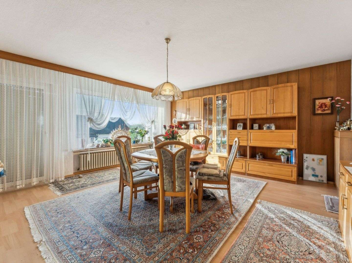 Immobilie in Felsberg - Zweifamilienhaus mit mehreren Modernisierungen und großem Grundstück in Felsberg - Bild 1