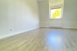 *** Gemütliche Altbau-DG -Wohnung mit großer Wohnküche *** GE-Bismarck *** – Bickernstraße 82, 45889 Bismarck, Gelsenkirchen – Vorschaubild 3