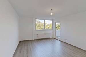 HELL & GEMÜTLICH - Charmante 3-Zimmer-Wohnung mit BALKON