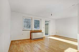 Familienfreundliches Reiheneckhaus mit Licht, Raum und 466 m² Grundstück – perfekt zum Selbstausbau! – Die vollständige Adresse der Immobilie erhältst du vom Anbieter., 82538 Geretsried – Vorschaubild 3