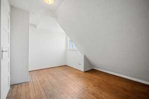 Sehr interessantes 2 Familienhaus mit Entwicklungspotenzial und angrenzender Gewerbefläche! – Ravensburg (Kreis) – Vorschaubild 16