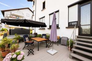 Wohnen, Arbeiten & Hobby vereint – Hochwertige Wohnung mit Garten & Studio!
