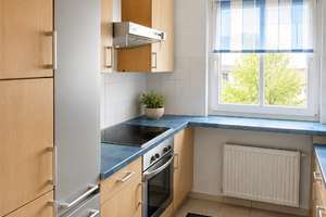Sonnige 4-Zimmer-Maisonettewohnung mit 4 Südwest Balkonen & Tiefgarage in Fürth – Nähe Wiesengrund – Die vollständige Adresse der Immobilie erhältst du vom Anbieter., 90762 Stadtpark, Stadtgrenze, Fürth – Vorschaubild 4