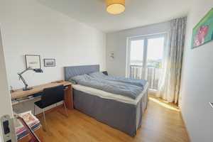 Gemütliche, voll möblierte Zwei-Zimmer-Wohnung mit hochwertigen Möbeln im Europaviertel – Frankfurt am Main – Vorschaubild 6